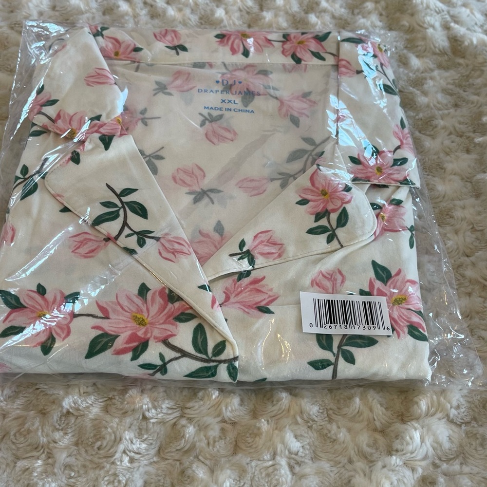 Draper James Cream Floral Pajama Set with Pink and Green Print - Picture 9 of 12